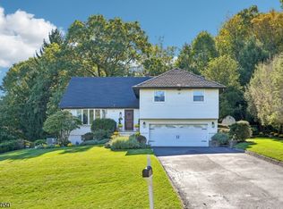 42 Emeline Dr, Hawthorne Boro, NJ 07506