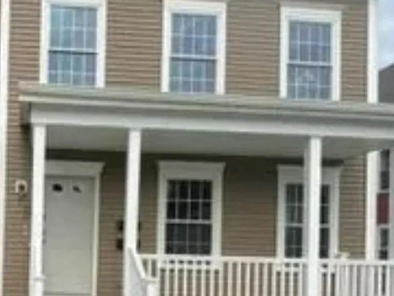 27 Thompson St #2 — Photo 12
