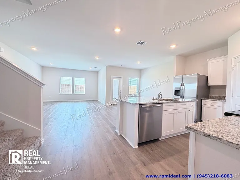 617 Edge Hill Ln — Photo 8