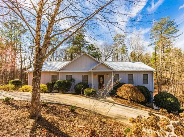3670 Lakeview Dr, Gainesville, GA 30501