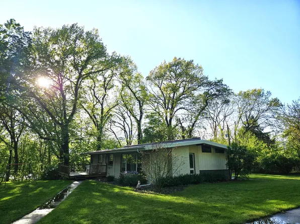 5312 Puetz Rd, Stevensville, MI 49127