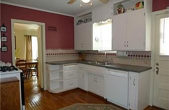 5th image of 8214 Ward Parkway Pl