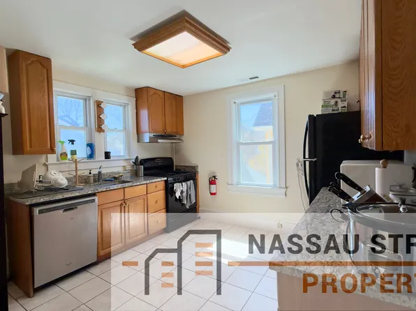 23 Pine St #B, Princeton, NJ 08542