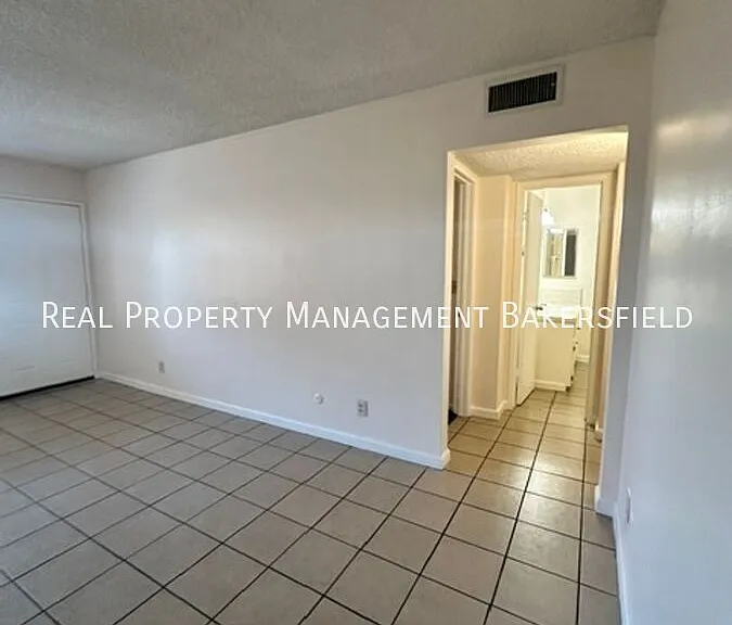 1015 Pacific St #D — Photo 11