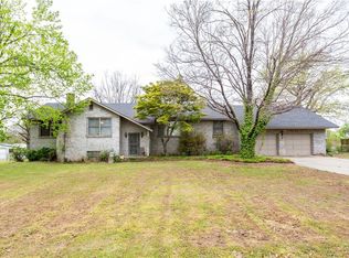 5821 Cliff Dr, Fort Smith, AR 72903