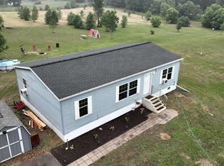 8626 3rd St, Almond, WI 54909