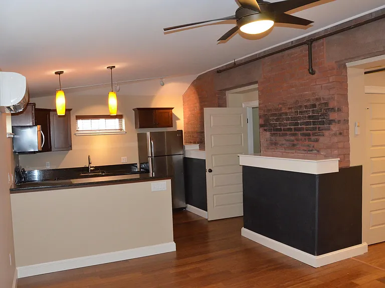 51 Allen St — Photo 3