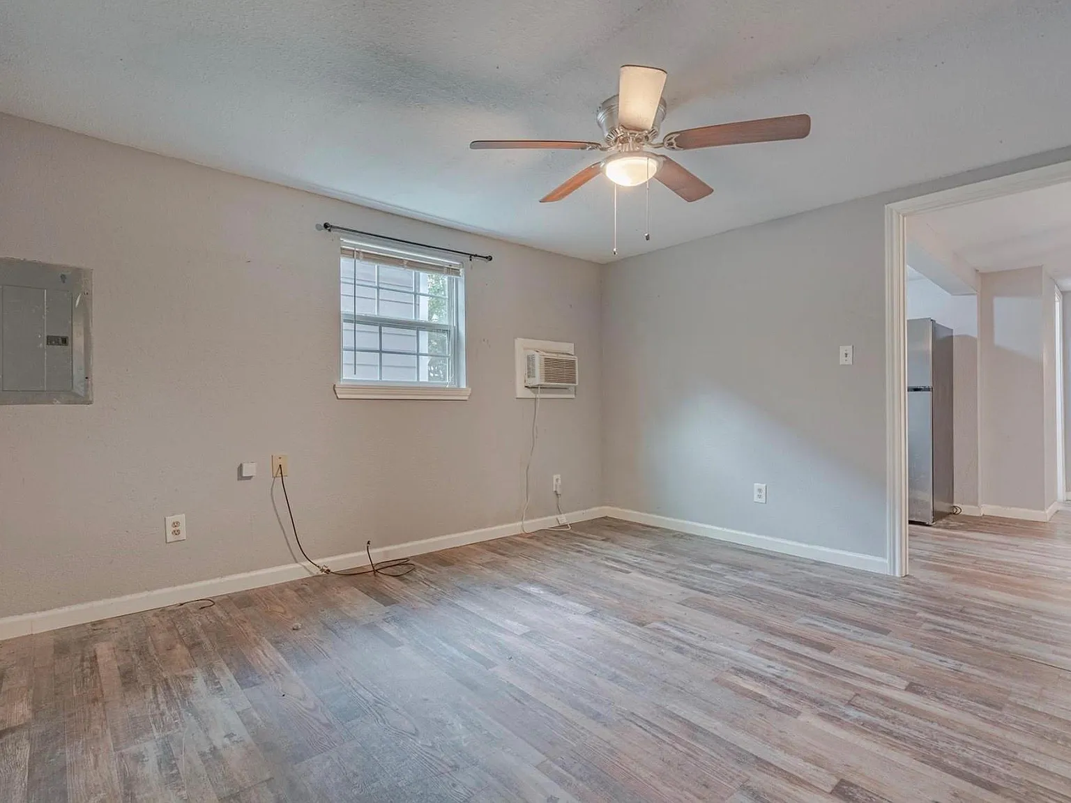 2 bed, 1.0 bath, 608 sqft, $950 — Photo 4