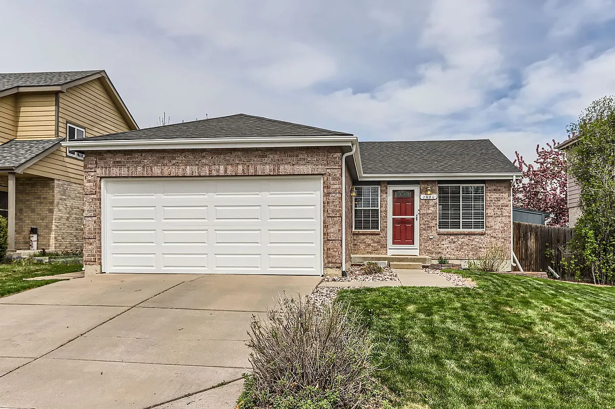 Building Photo - 2680 Bryant Dr