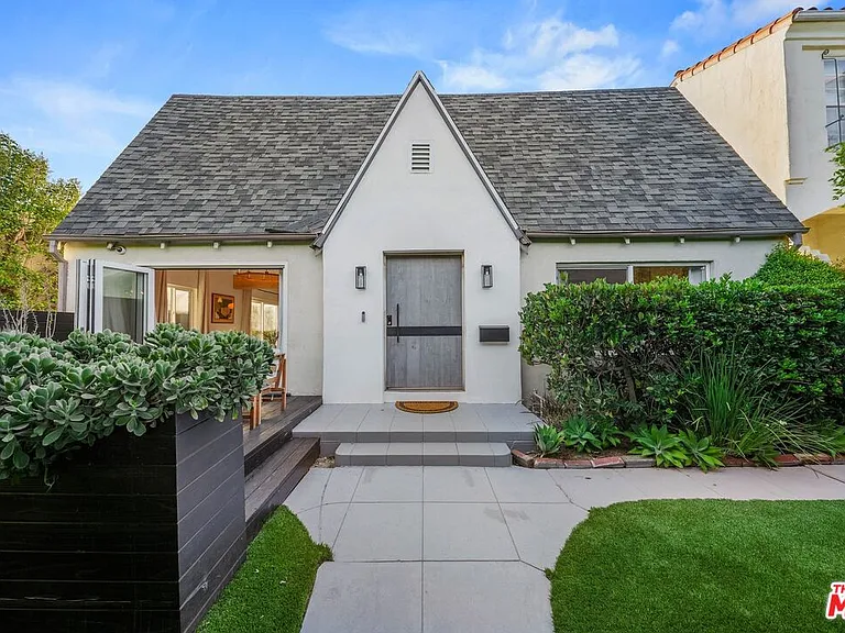 1155 S Rimpau Blvd — Photo 4