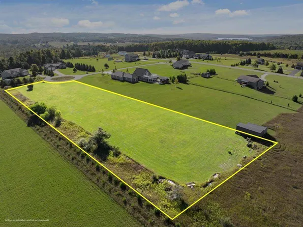 3030 Wilson Dr, Petoskey, MI 49770