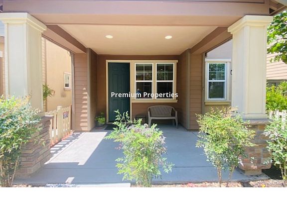 3rd image of 312 N Park Ct