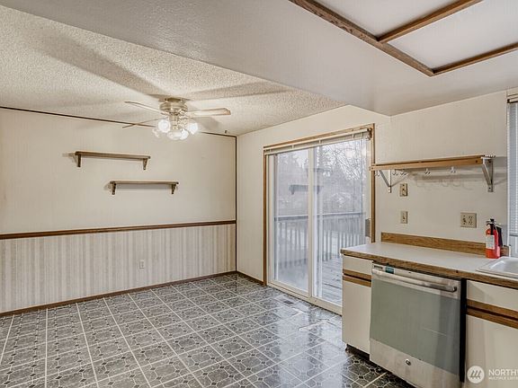 4th image of 12301 NE 141st Street