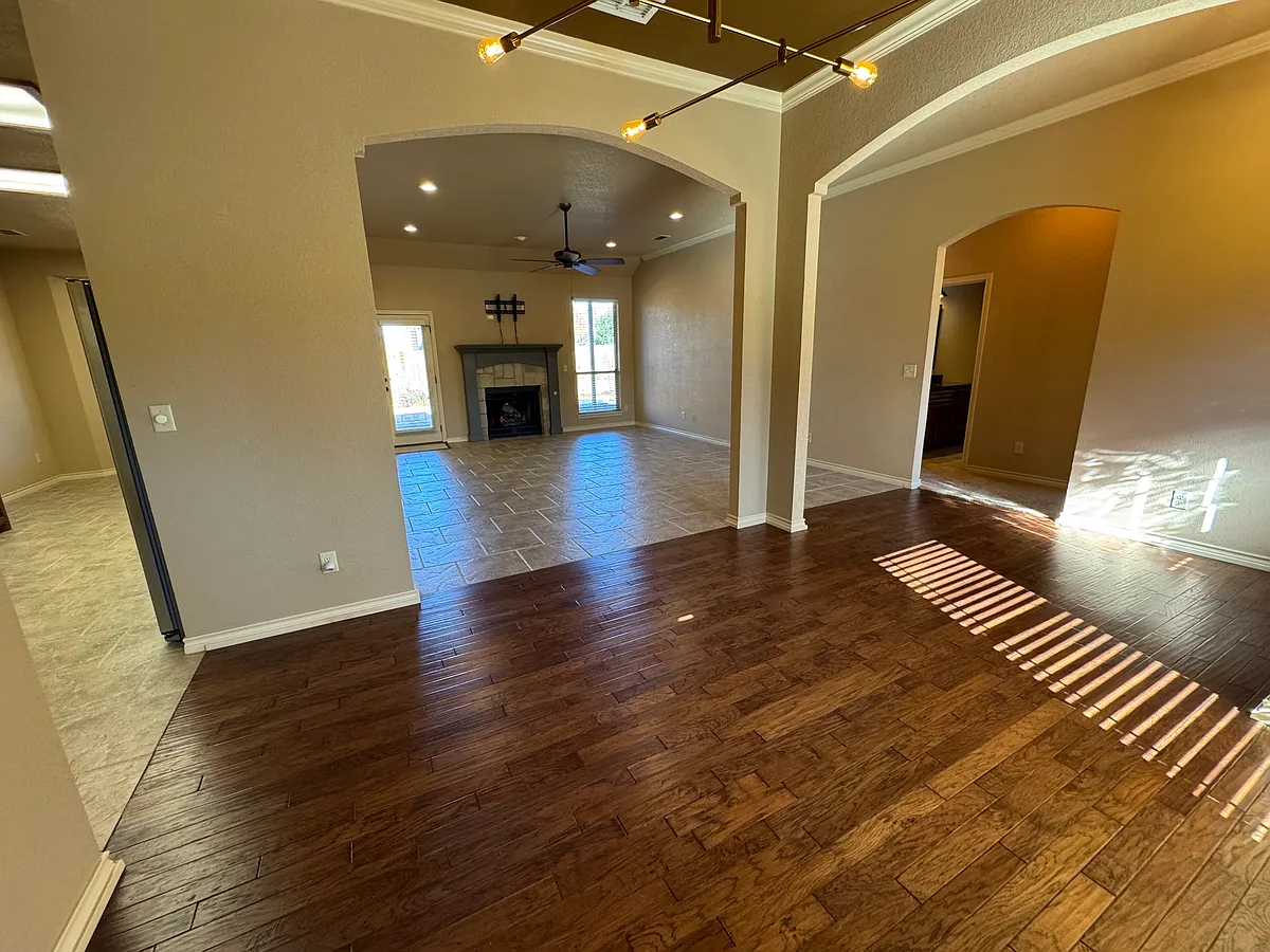 Building Photo - 610 Benelli Dr