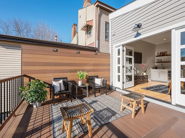 1027 Vinial St — Photo 11