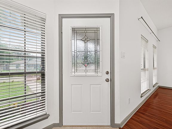 5th image of 25103 Thrushwood Ln