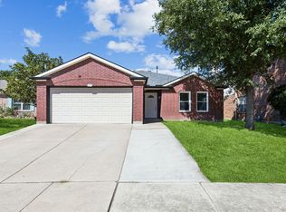 1208 Cheyenne Ct, Saginaw, TX 76131
