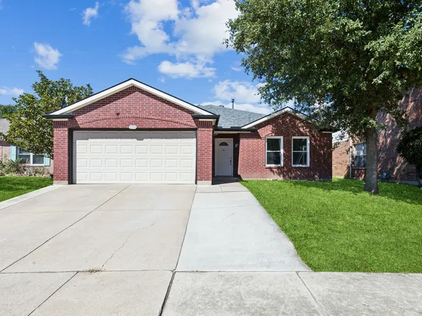 1208 Cheyenne Ct, Saginaw, TX 76131