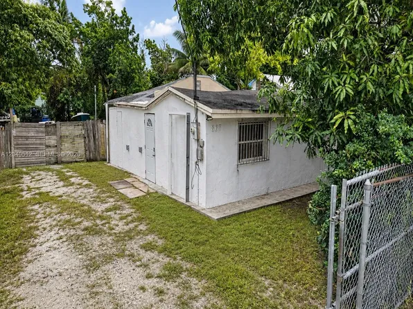 867 NW 109th St, Miami, FL 33168