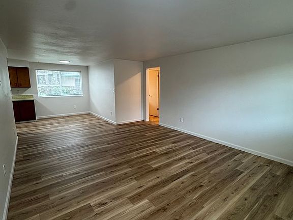 4th image of 2173-2175 S Curtis Cir #2173