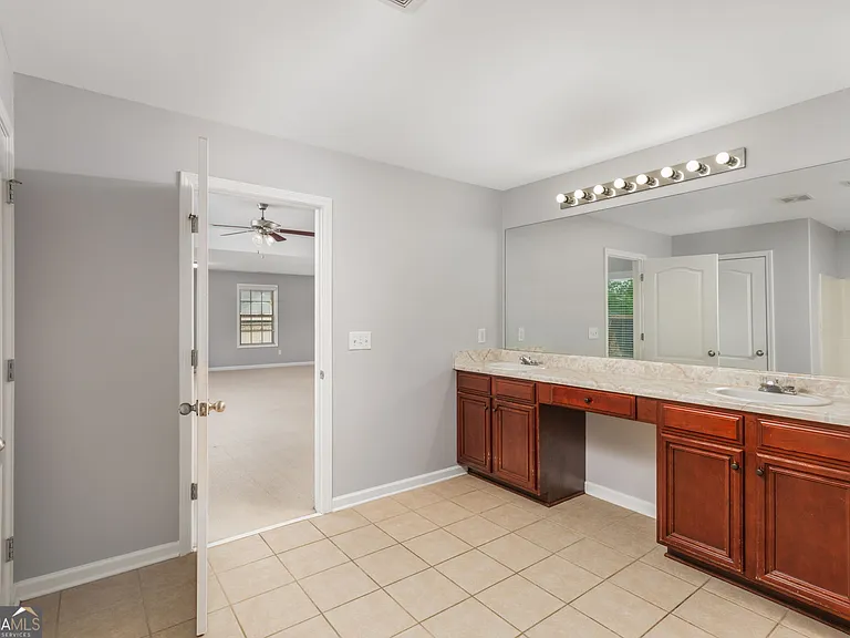 168 Summer Grove Ln — Photo 42