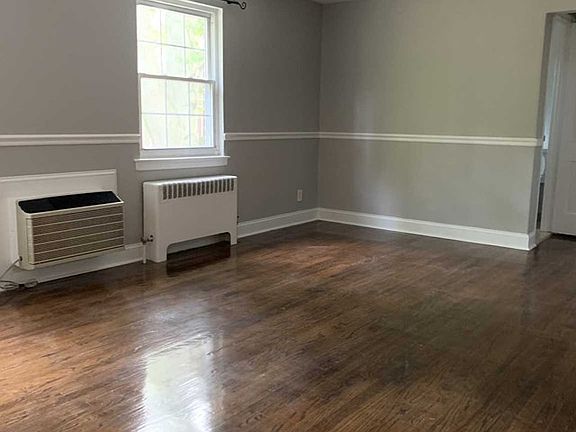 5th image of 62 Clark Ct