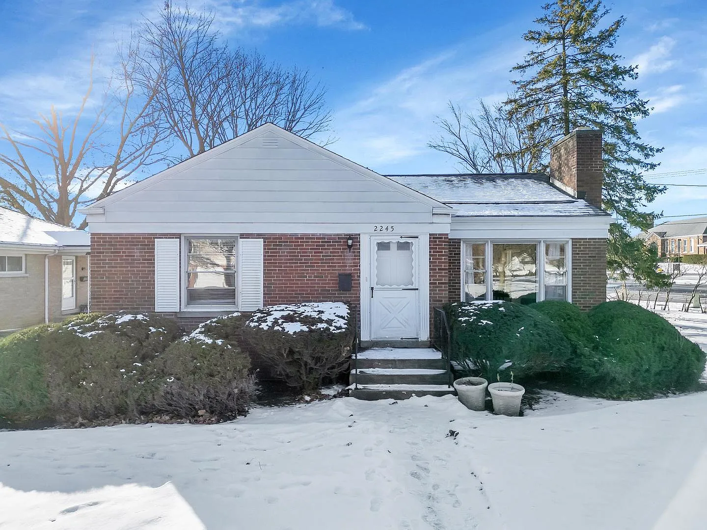 2245 Washington Ave photo 1