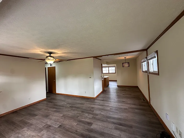2537 Lafayette Dr — Photo 10