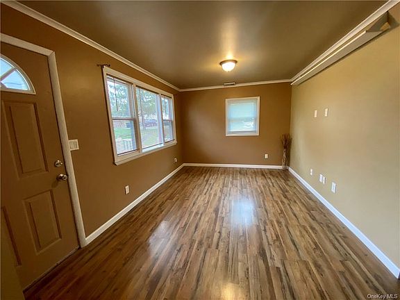 3rd image of 36 Kennedy Dr