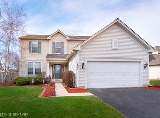 1061 Spinnaker St, Elgin, IL 60123