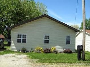 22 Urbana St, Westville, IL 61883
