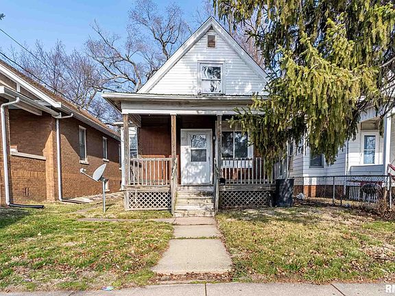 2nd image of 2303 NE Madison Ave