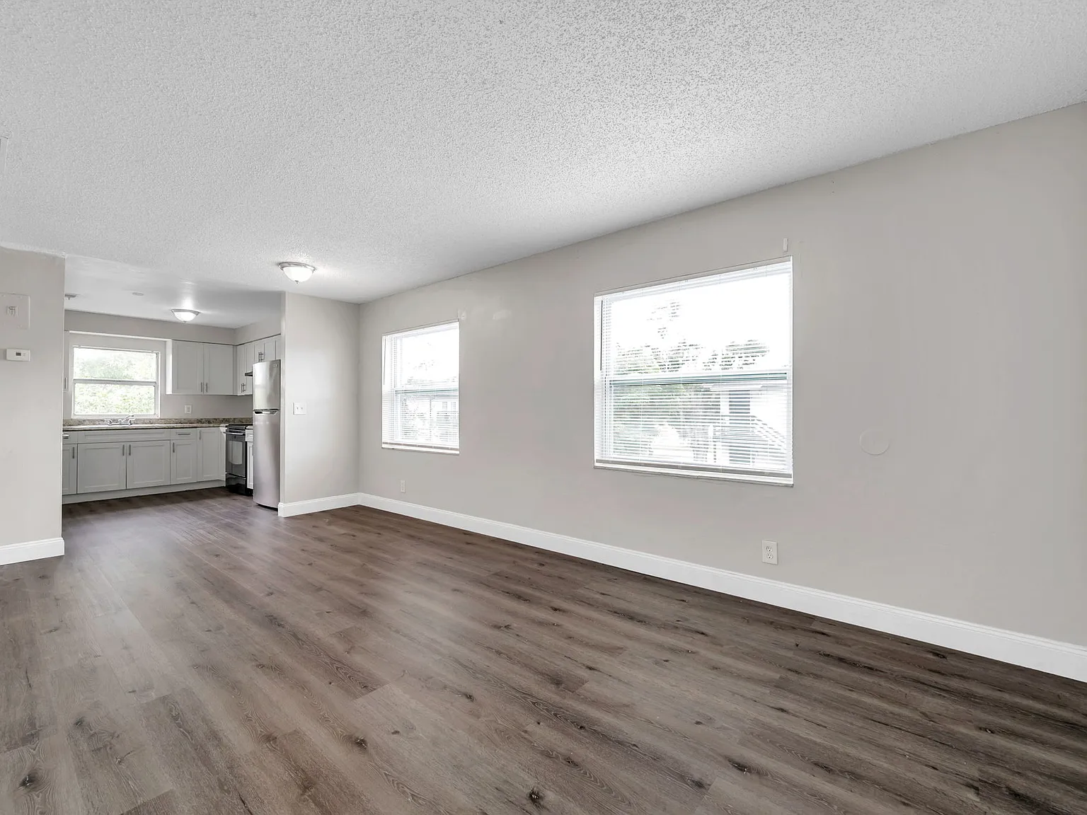 2 bed, 800 sqft, $1,650 — Photo 2