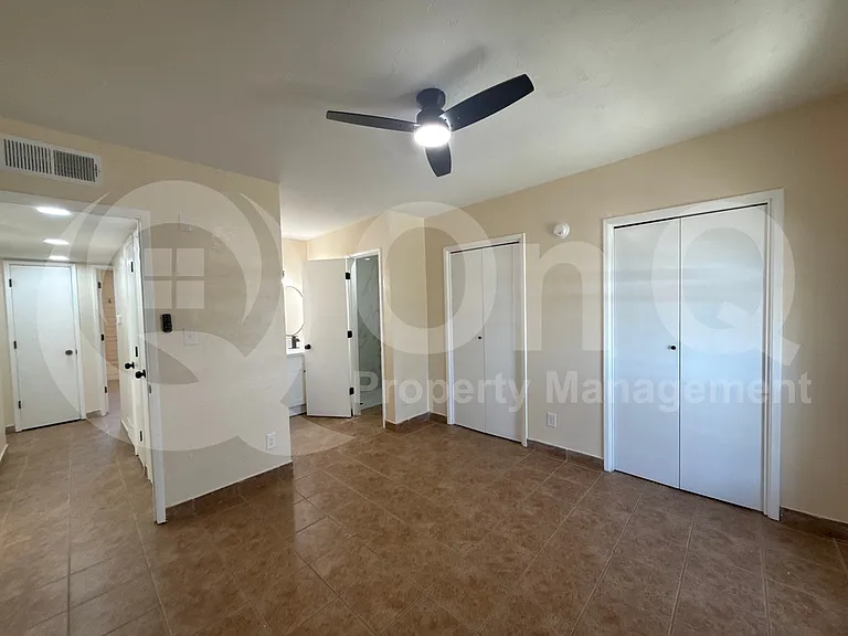 1846 W Caravelle Rd — Photo 13