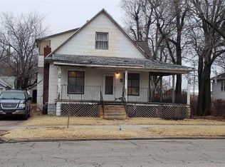 122 W 1st St, Newton, KS 67114