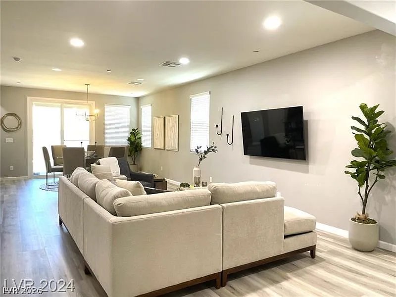 3 bed, 2.5 bath, 1844 sqft, $3,750 — Photo 4