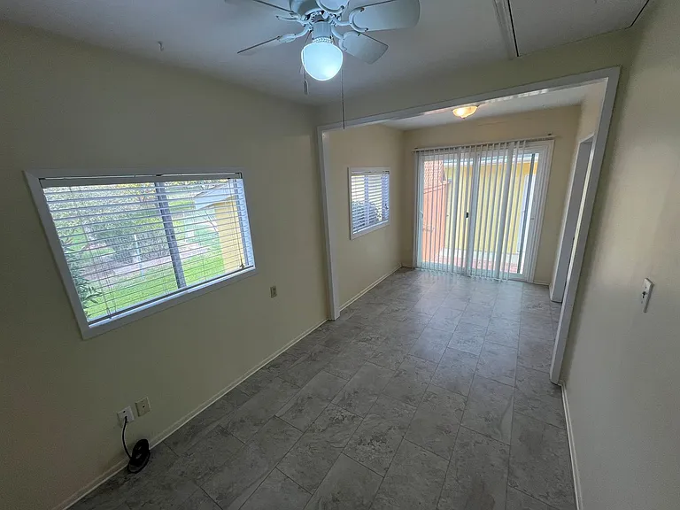 565 Hobbs Ln — Photo 12