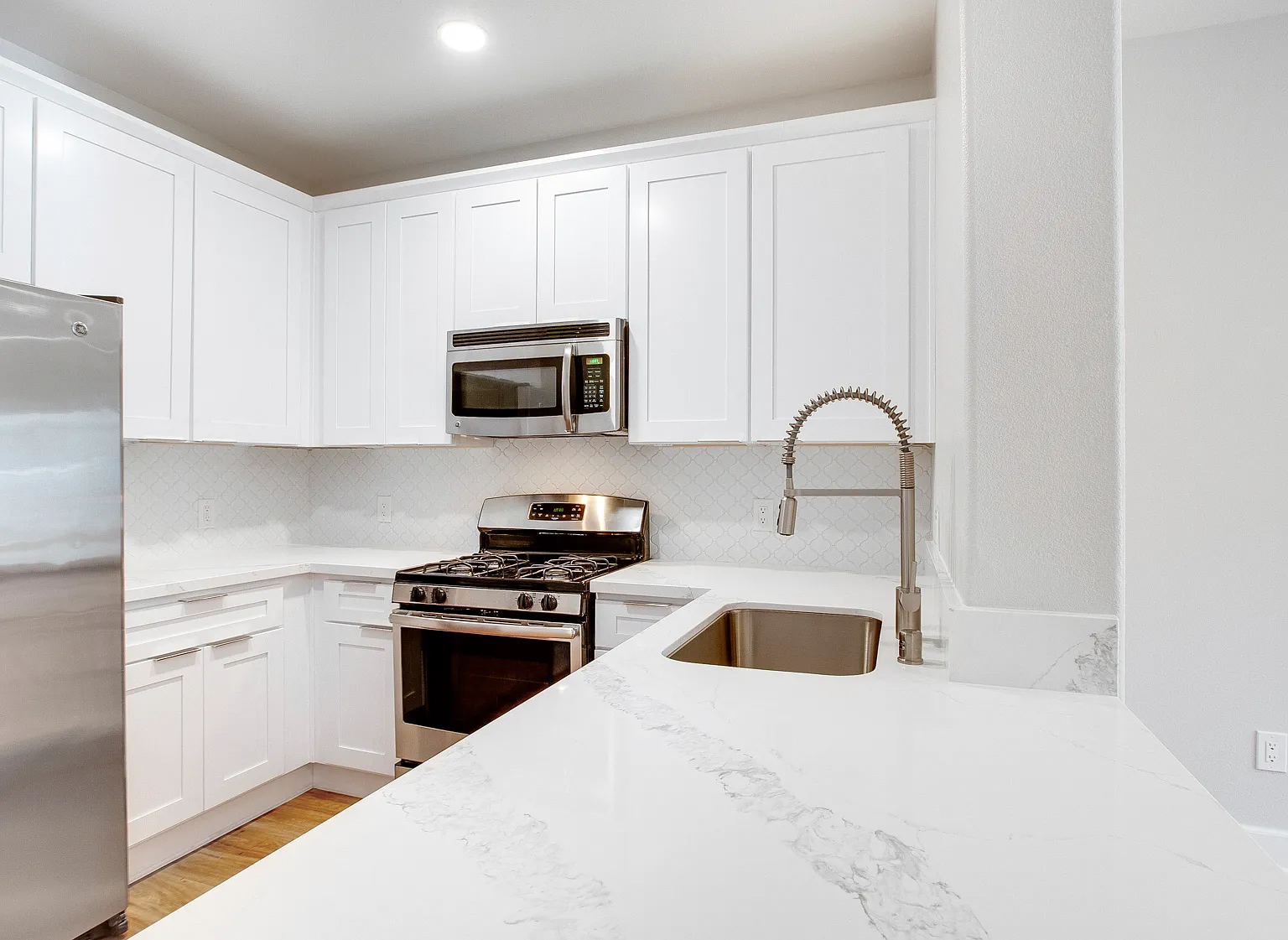 1 bed, 710 sqft, $3,271 — Photo 2