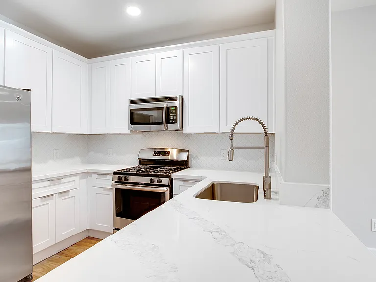 5550 W 6th St #2-405 — Photo 1