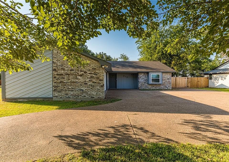 1st image of 219 Maywood Dr
