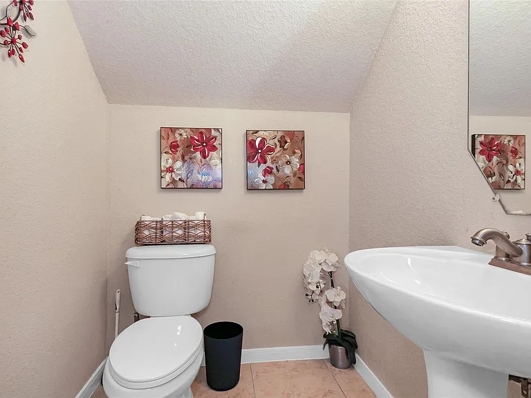 5915 Estonia Ct — Photo 17