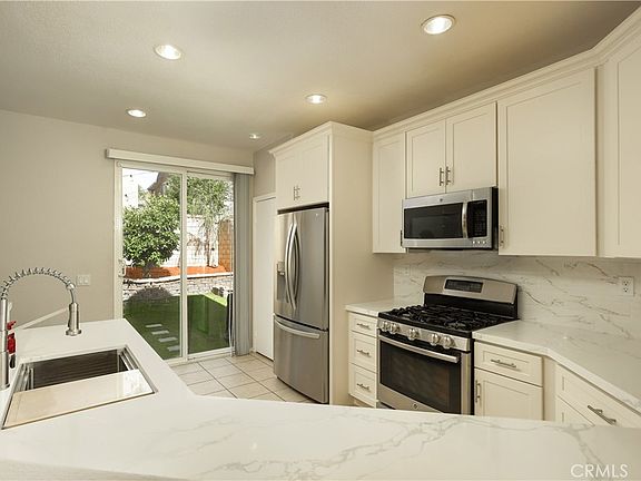 4th image of 28215 Clementine Dr