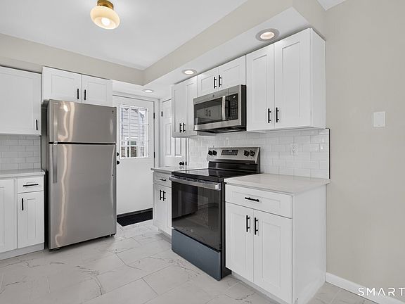 4th image of 79 West Helen Street