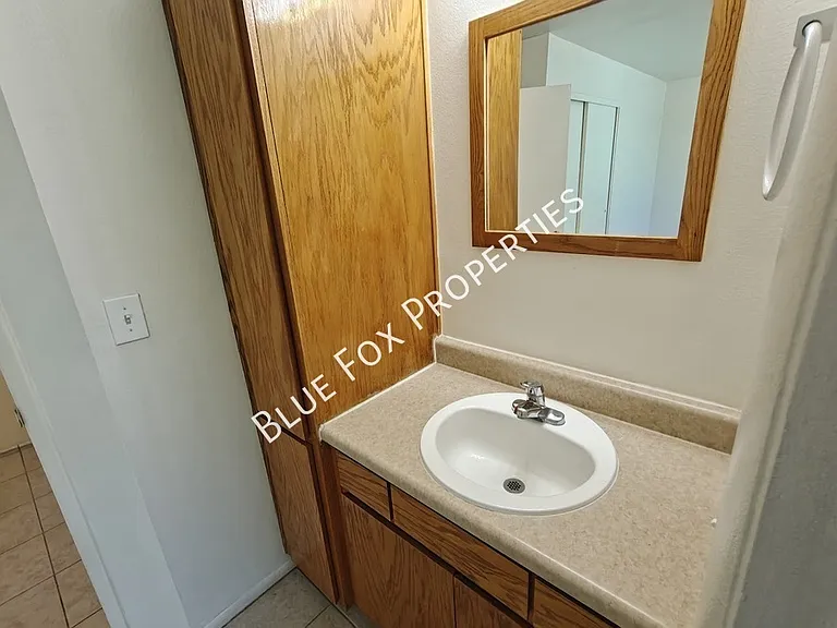 3318 E Bellevue St #B — Photo 47