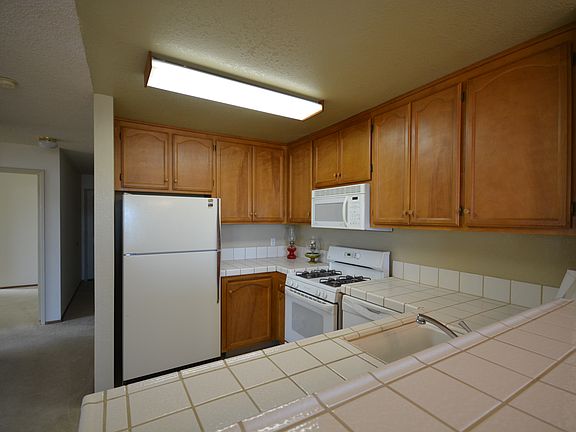 5th image of 2105 Wildflower Ct