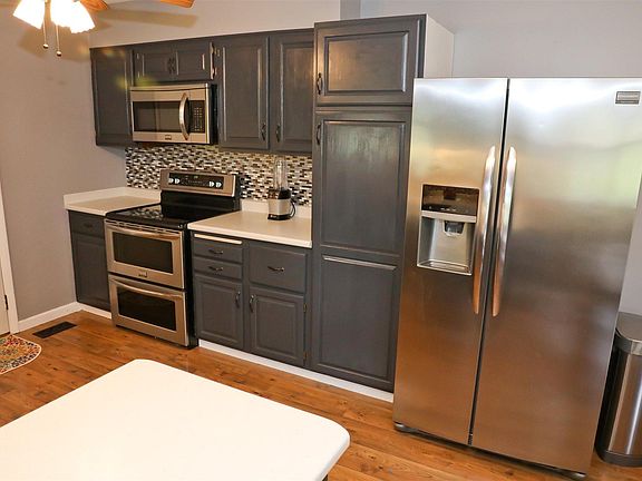 4th image of 4311 Bishop St