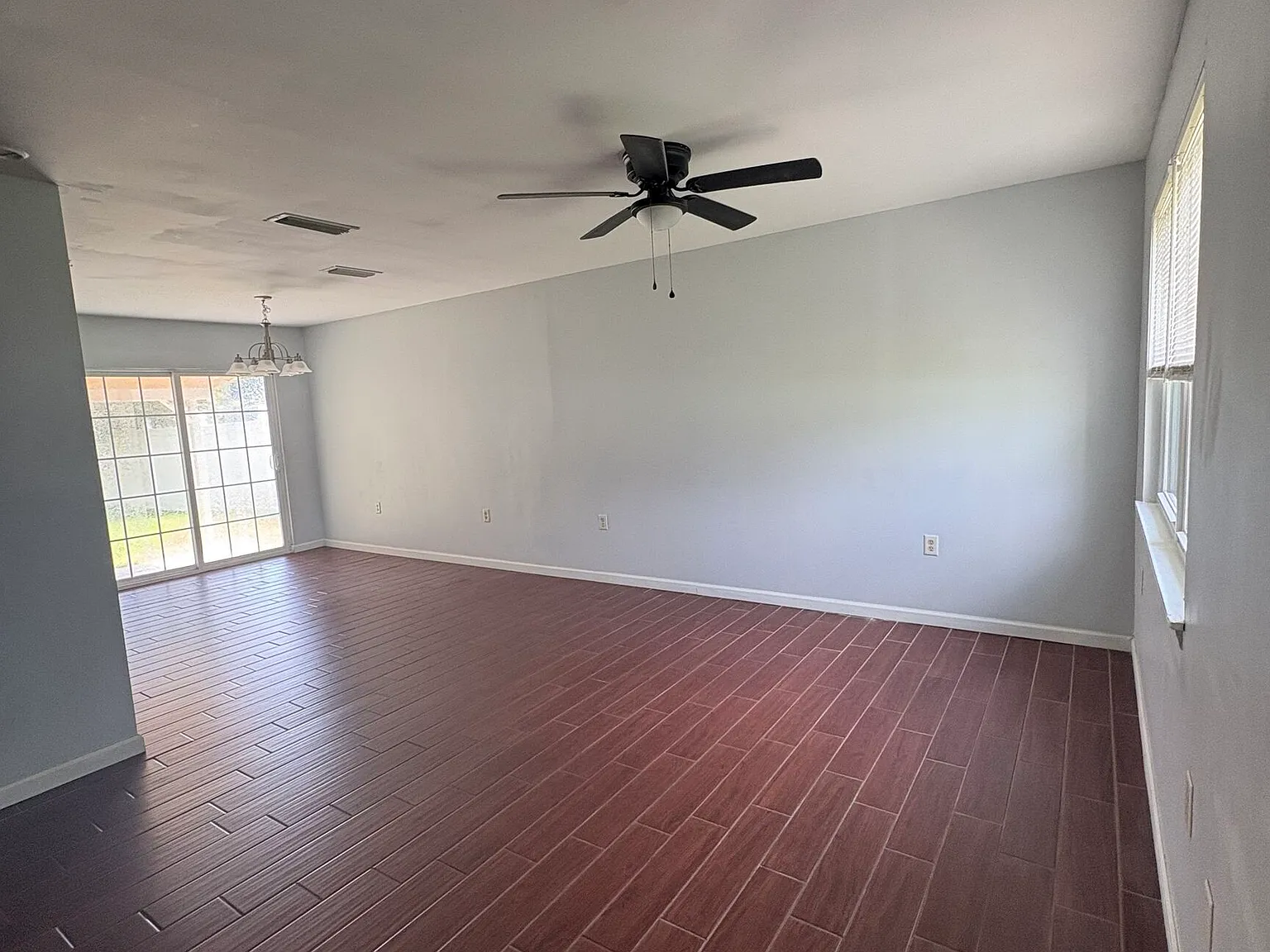 3 bed, 2.0 bath, 1115 sqft, $1,500 — Photo 2