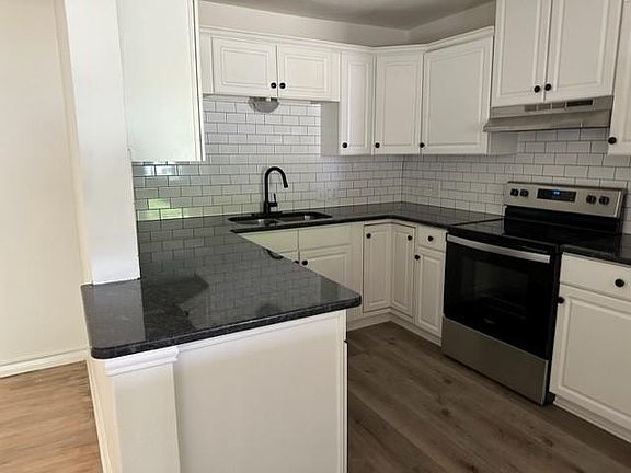 4th image of 1701 N Ricketts St