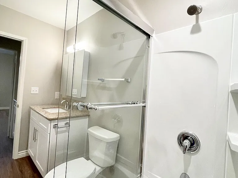 4550 Boundary St — Photo 12