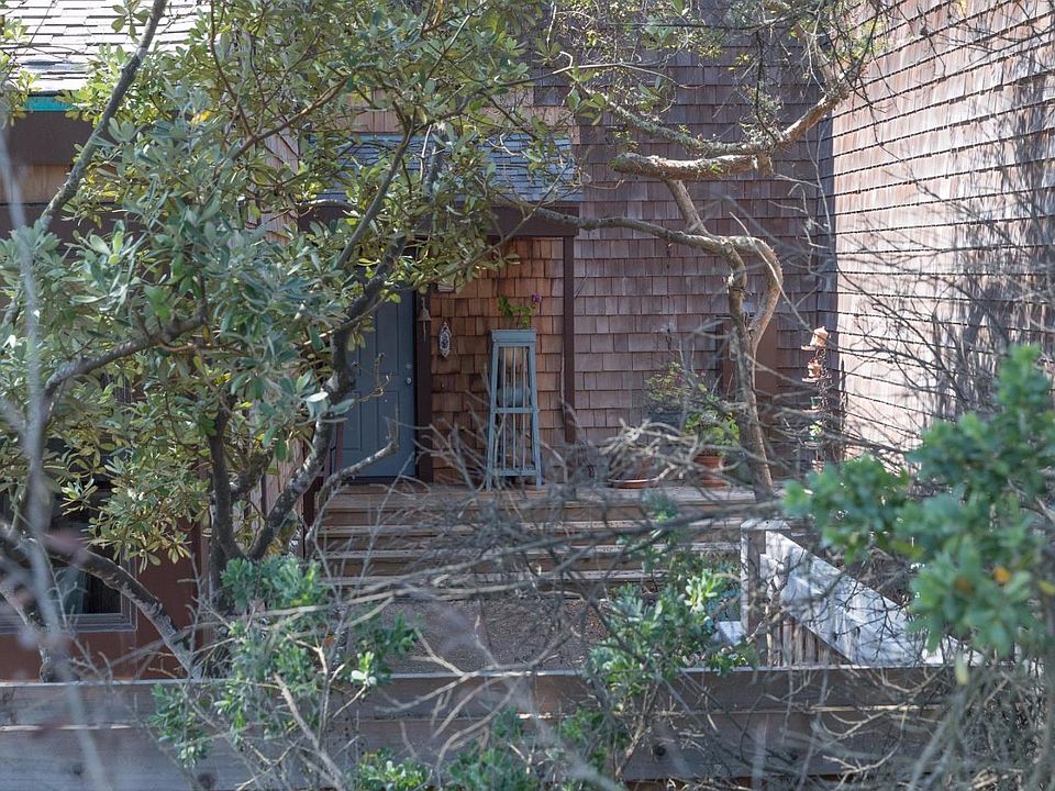2nd image of 158 Monterey Dunes Way